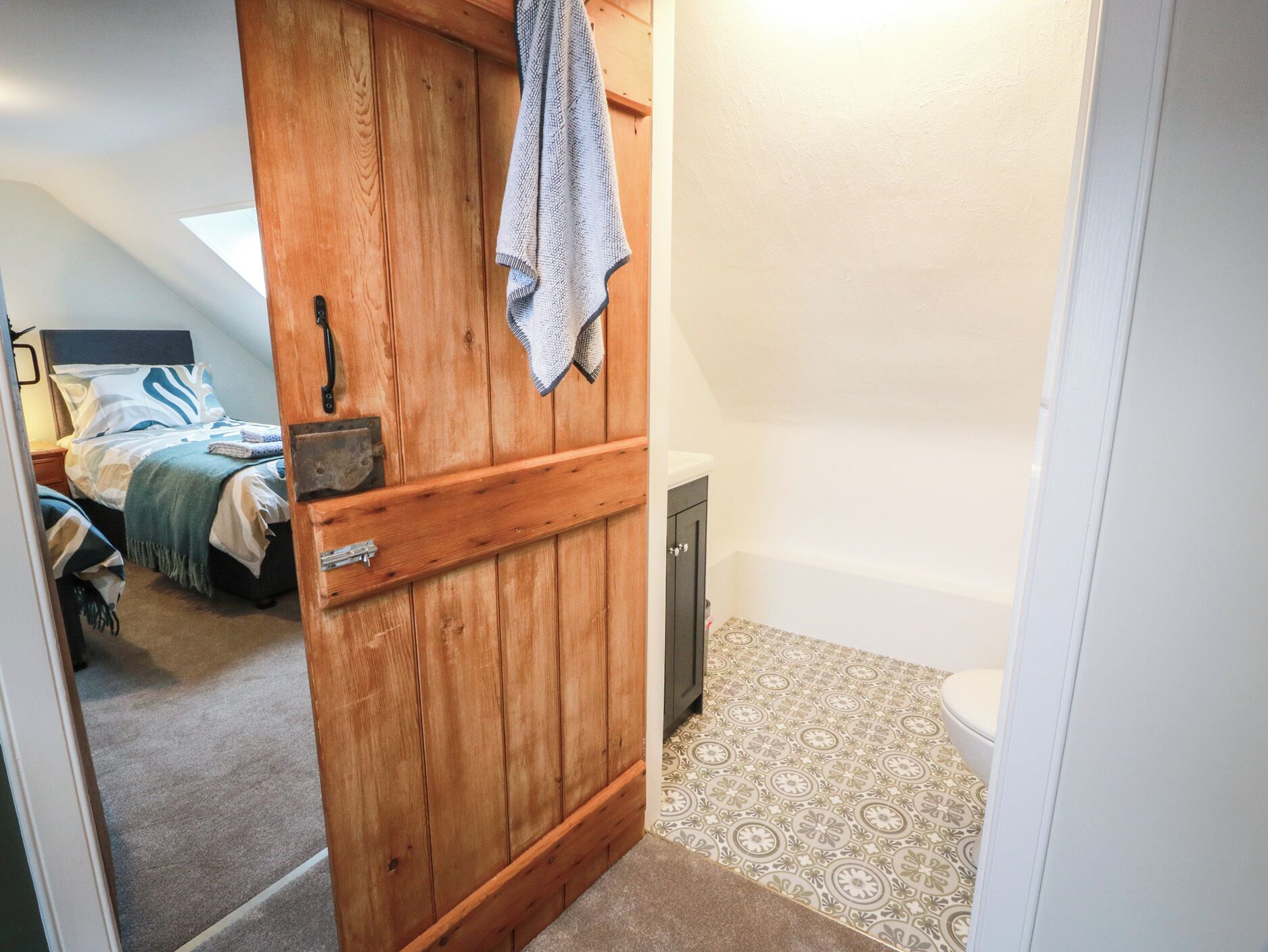 2 bedrooms, individually decorated, individually furnished, free WiFi