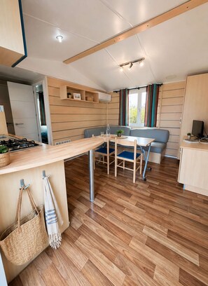 Dining - Mobilhome Reflet du Sud  – Campsite with swimming pool in Port-la-Nouvelle (Port-la-Nouvelle)
