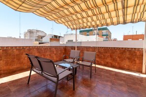 Terrace/patio - Global Vacacional: Stylish duplex in Puerto de Sagunto (Puerto de Sagunto)