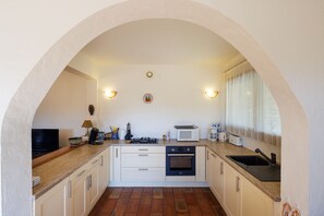 Fridge, oven, dishwasher, coffee/tea maker - Moulin St Jean - Nature in the heart of the village (Tourrettes-sur-Loup)