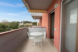 Outdoor dining -  P089 - Porto Recanati, comfortable three-room apartment 200 meters from the sea (Porto Recanati)