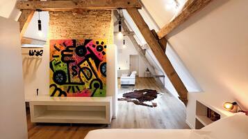 Deluxe Suite, Non Smoking, Garden View | In-room safe, free WiFi
