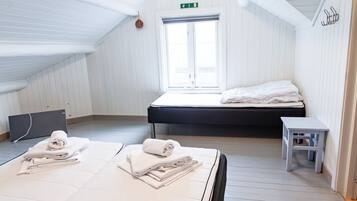Free WiFi, bed sheets