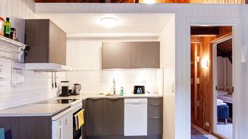 Fridge, oven, dishwasher, coffee/tea maker