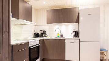 Fridge, oven, dishwasher, coffee/tea maker