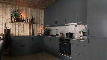 Fridge, oven, dishwasher, coffee/tea maker