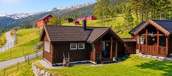 Cottage Yard - cozy Cabin