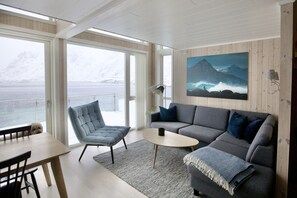 TV - Cabin in Lofoten with spectacular view (Vestvågøy)