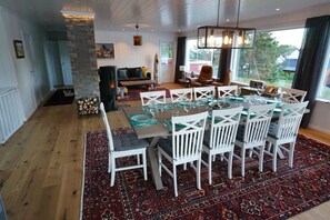 Dining - Lofoten panoramic luxury home with sauna (Moskenes)