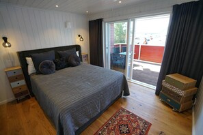 Free WiFi, bed sheets - Lofoten panoramic luxury home with sauna (Moskenes)