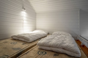 Free WiFi, bed sheets