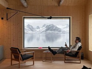 Interior - Minkfarmen: Spacious seaside cabin w/scenic view (Flakstad)