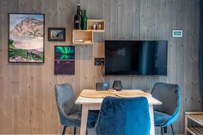 Dining - Modern apartment by the sea in Henningsvær (Vågan)