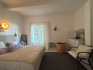 Room - Spacious 5-bedroom villa, sea view, swimming pool,in adorable Saint-Jeannet (Saint-Jeannet)