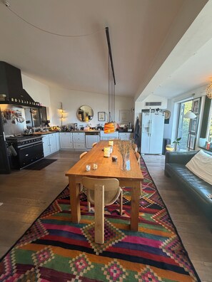 Dining - Spacious 5-bedroom villa, sea view, swimming pool,in adorable Saint-Jeannet (Saint-Jeannet)