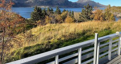 Vettinghytta, close to the sea with amazing view.