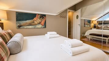 Iron/ironing board, free WiFi, bed sheets