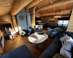 Fernseher, Kamin