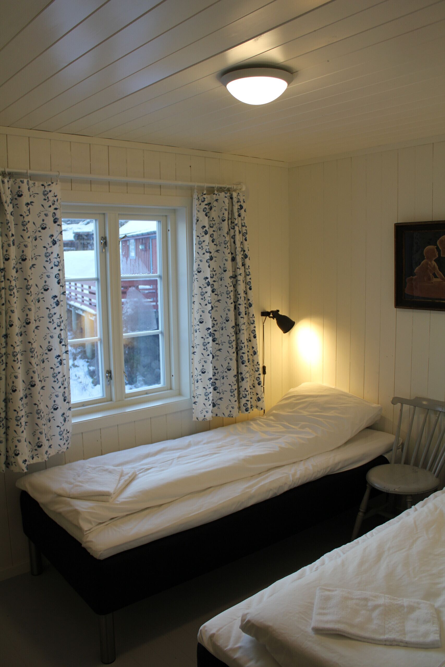 Free WiFi, bed sheets