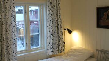 Free WiFi, bed sheets