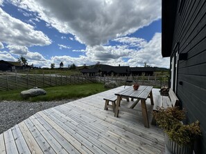 Outdoor dining - New and great family cabin on Golsfjellet (Gol)