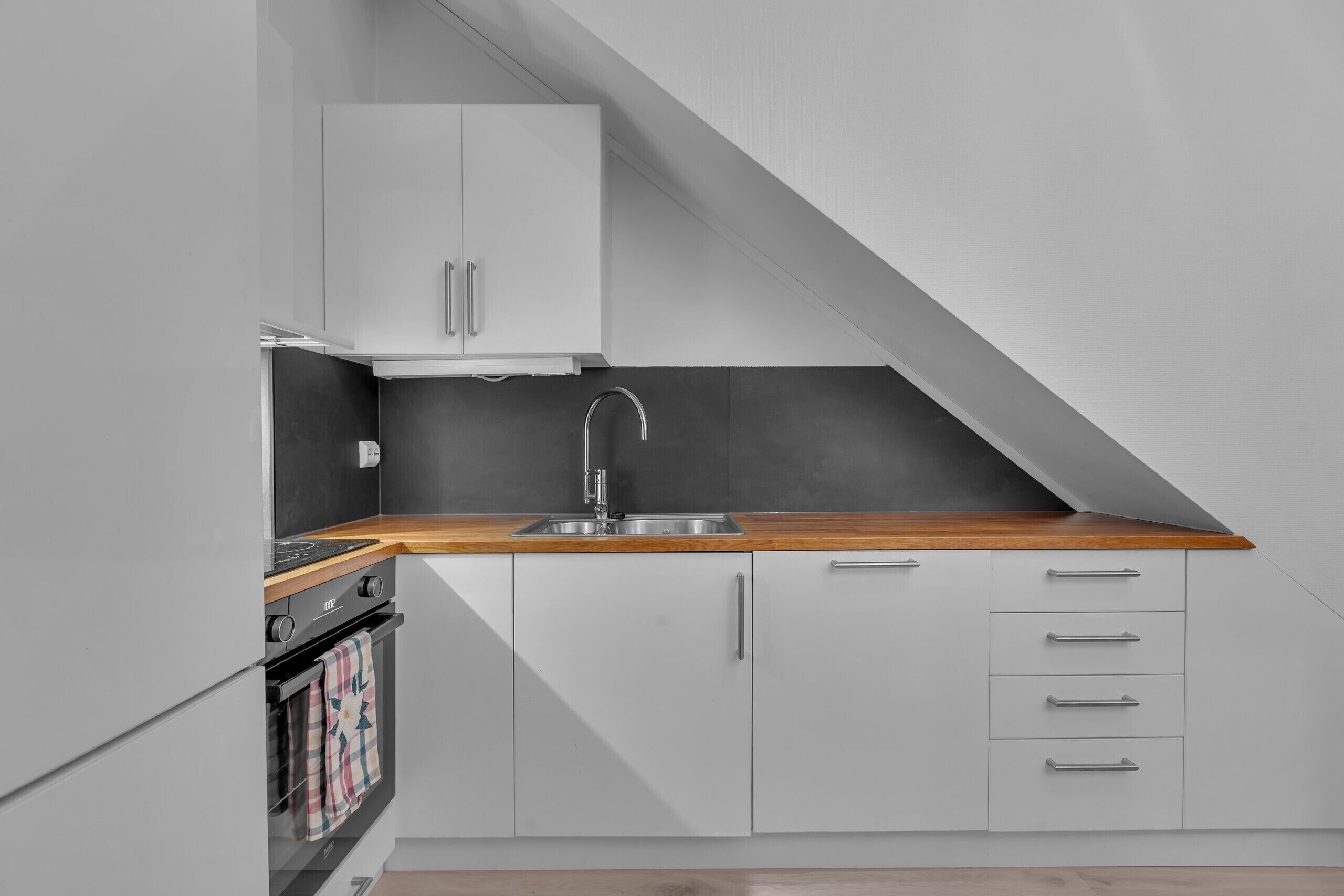 Refrigerador, horno, lavavajillas, cafetera/tetera