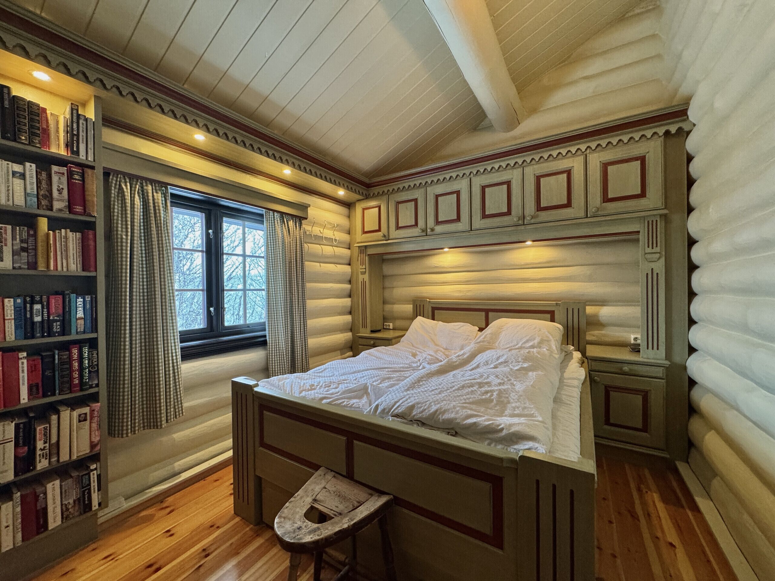 Bed sheets, wheelchair access
