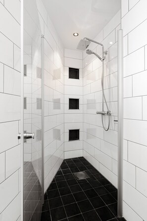 Shower, hair dryer, towels - The View - Tromsø city center (Tromsø)