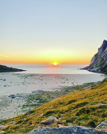 Beach. Mountain Peak Retreat