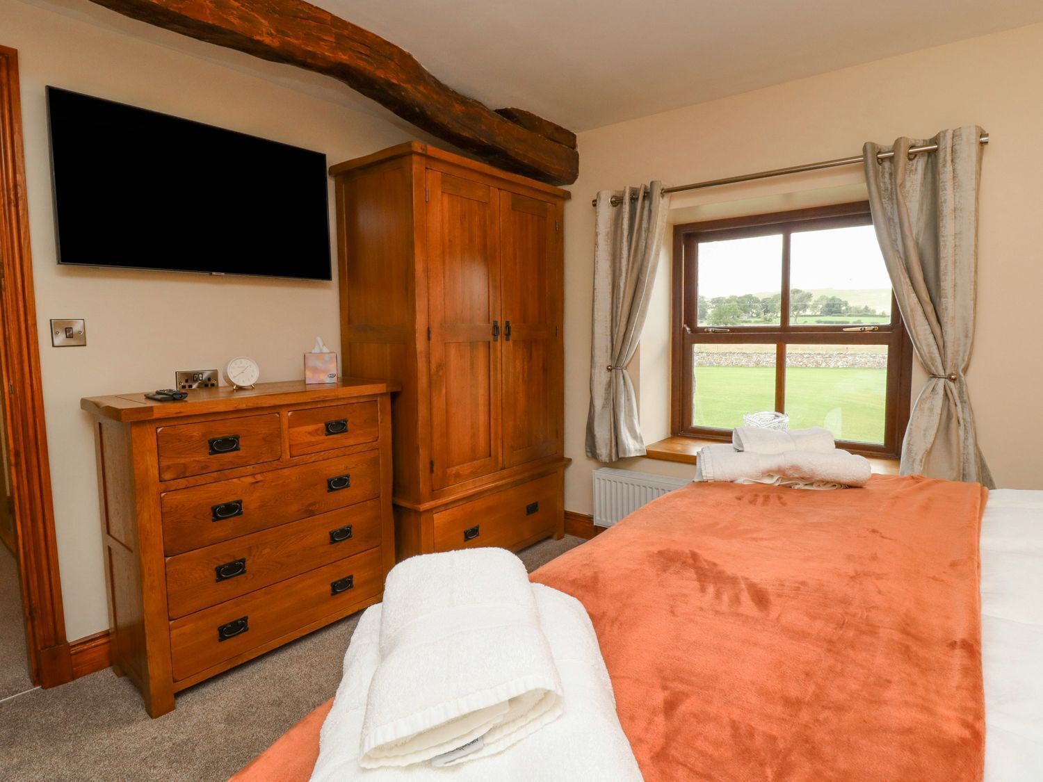 4 Schlafzimmer, kostenloses WLAN, individuell dekoriert