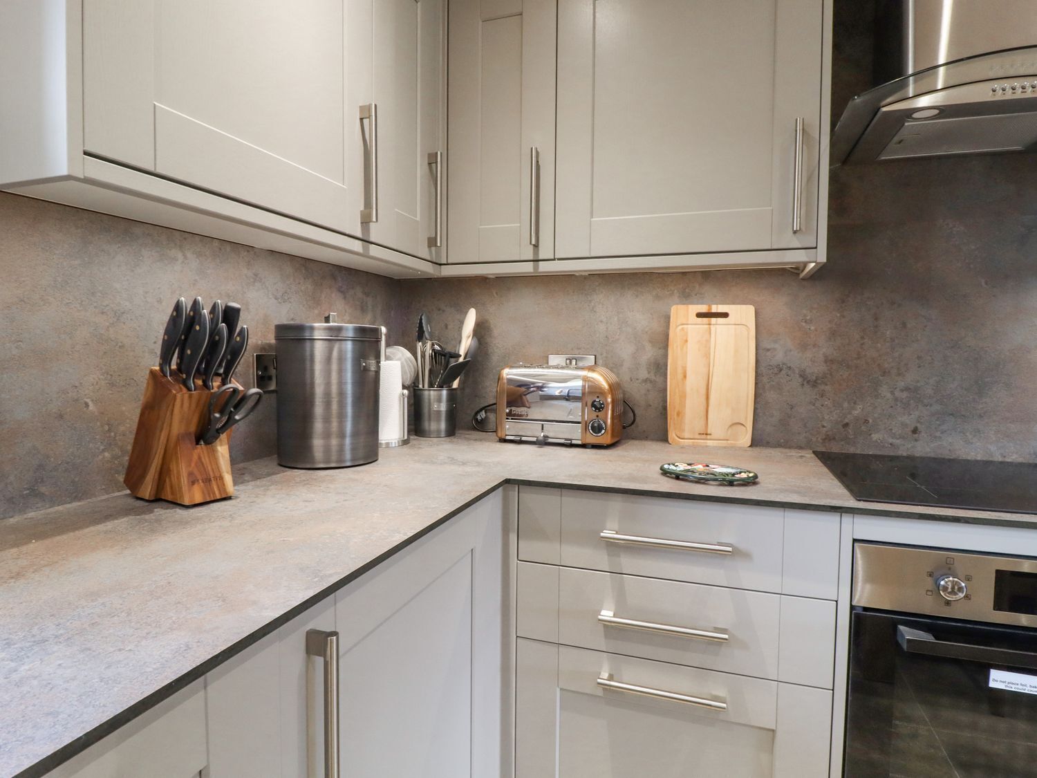 Dishwasher, cookware/dishes/utensils