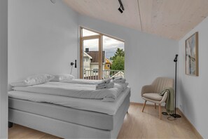 Free WiFi, bed sheets - Pinewood Urban Green Lodge (Tromsø)