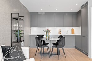 Dining - Arctic Panorama Waterfront Apartment (Tromsø)