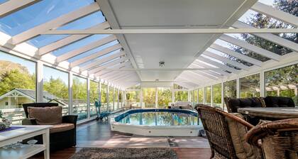 Secluded house in Lofoten-Private swimming pool!