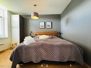 Wifi gratis y ropa de cama 