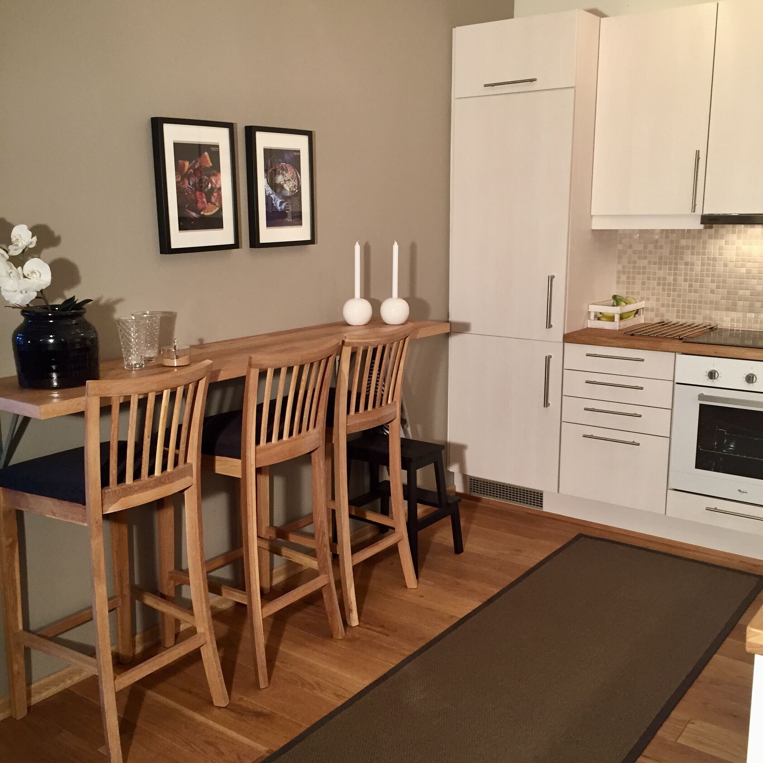 Fridge, oven, dishwasher, coffee/tea maker