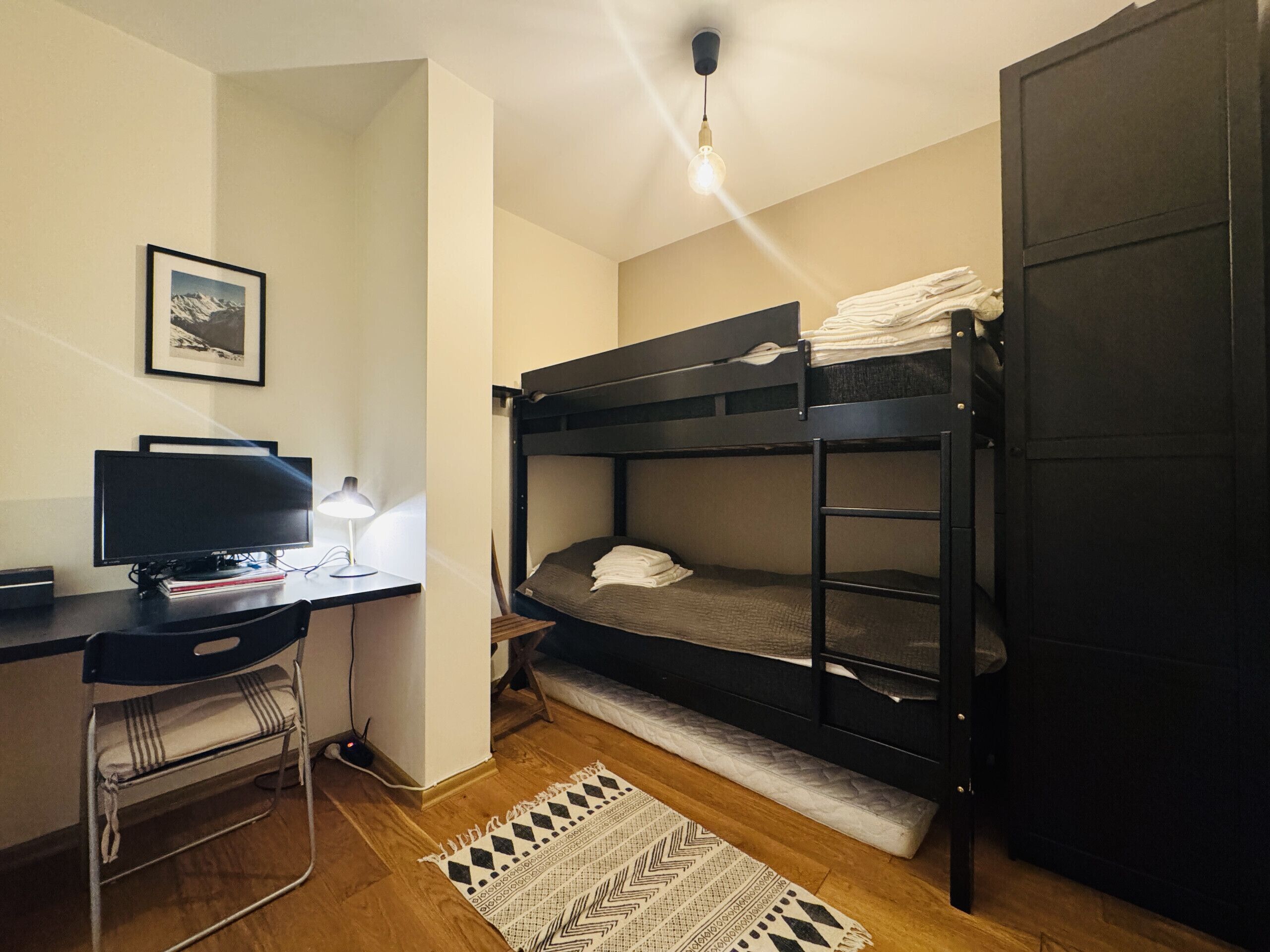 Free WiFi, bed sheets