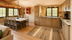 Coffee/tea maker, fridge, microwave, oven - Briskebu, cosy cabin by ski slopes (Hol)