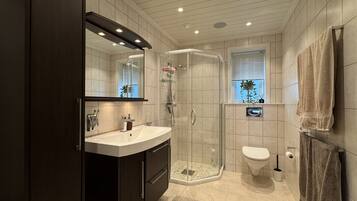 Shower, towels