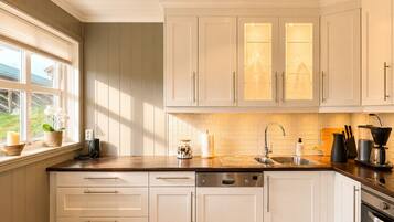 Fridge, microwave, oven, dishwasher