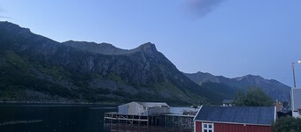 Fantastisk hus med sjøtomt i Gryllefjord