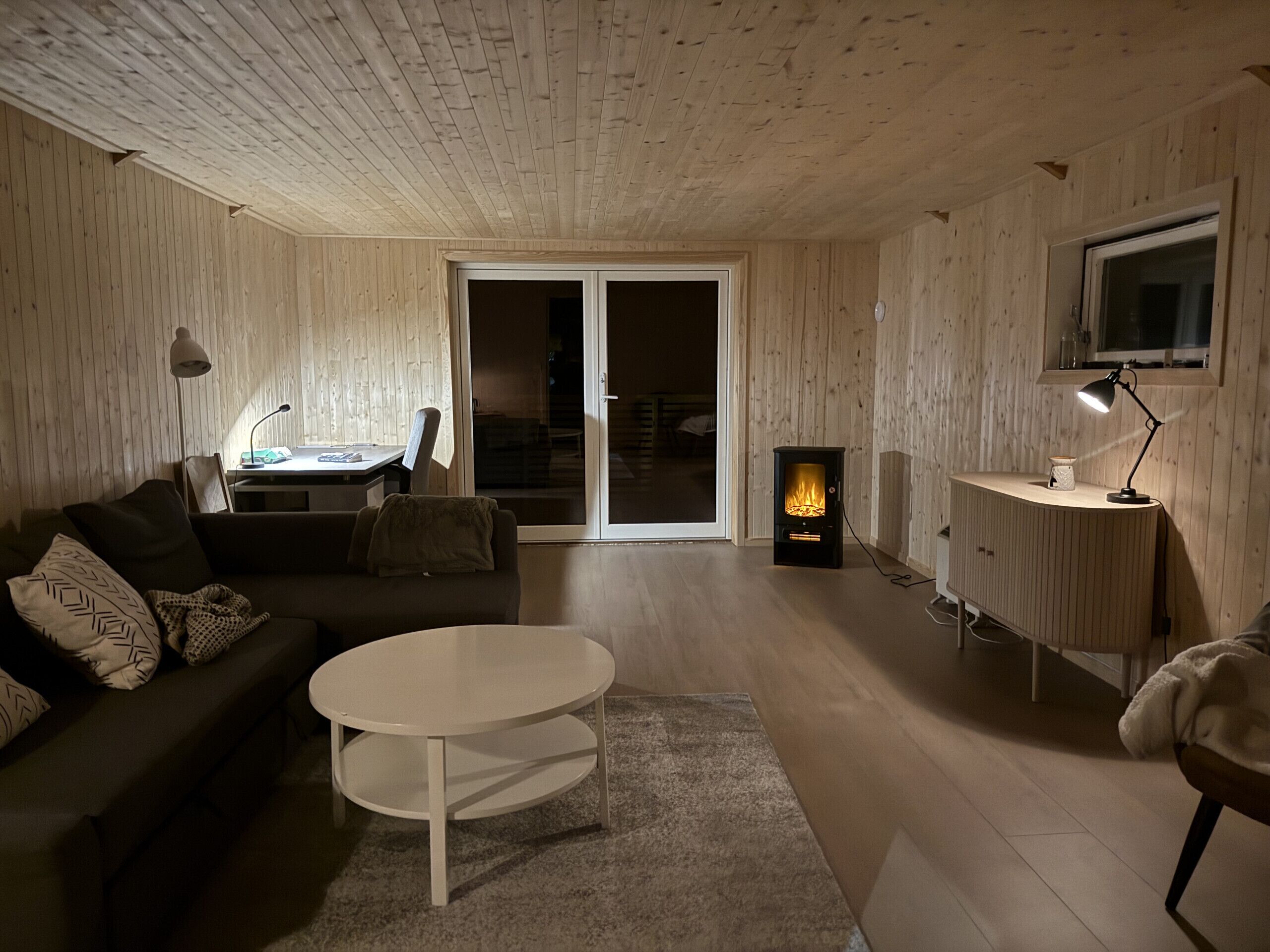 Fernseher, Kamin