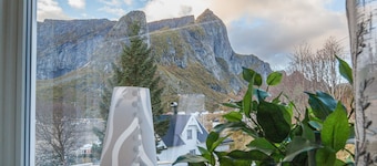 Valen Retro Home, Reine