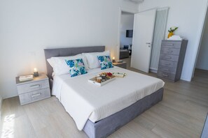 Iron/ironing board, travel cot - Rossini Home near Theater by Yohome (Pesaro)