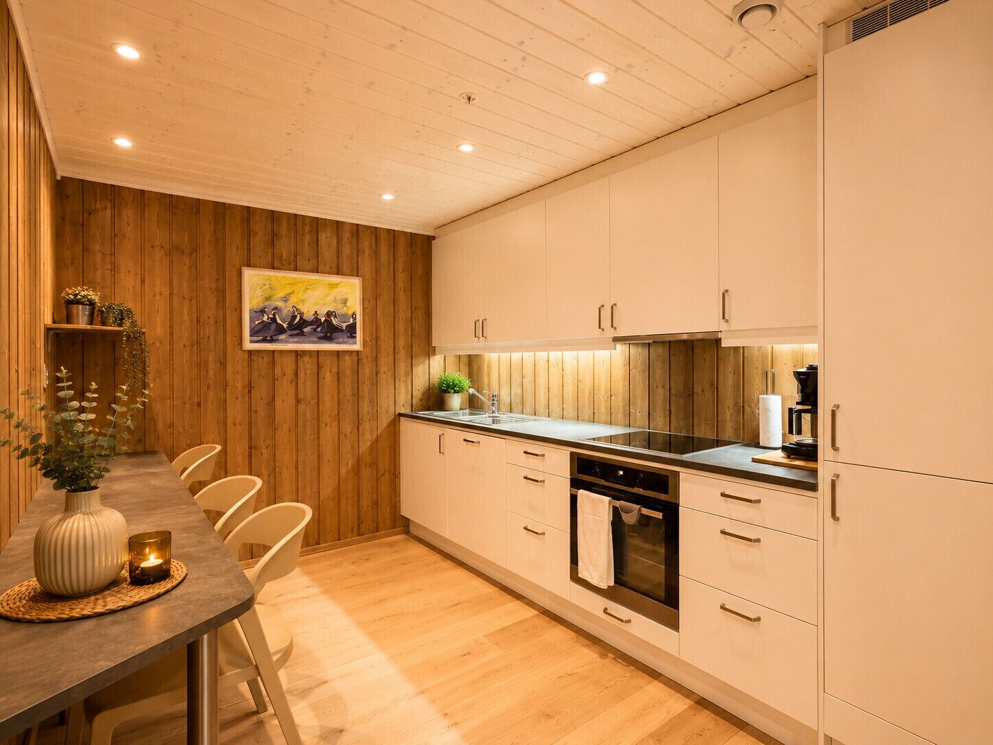 Fridge, oven, dishwasher, coffee/tea maker