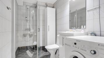 Shower, towels