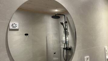 Douche, serviettes fournies