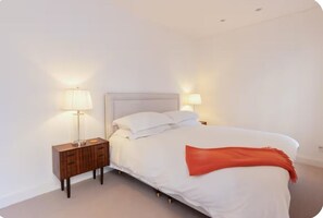 1 bedroom, WiFi, bed sheets - Chic 1 bedroom flat in Cadogan Square with terrace (London)