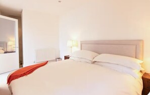 Room - Vrbo Property (London)