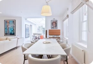Dining - Vrbo Property (London)